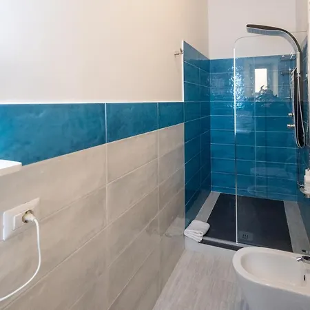 With Independent Entrance - Termini/aquarium 3*