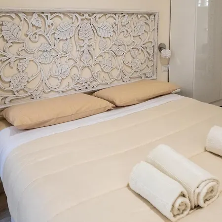 Penzion With Independent Entrance - Termini/aquarium 3*