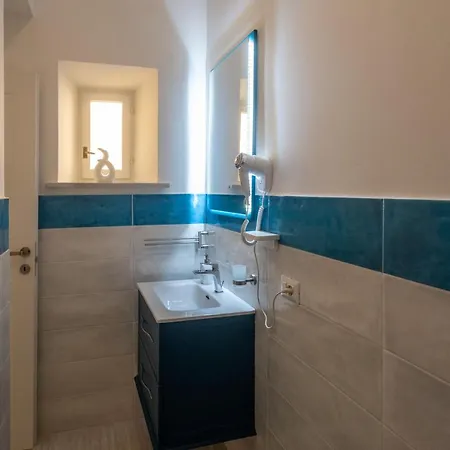 With Independent Entrance - Termini/aquarium * רומא